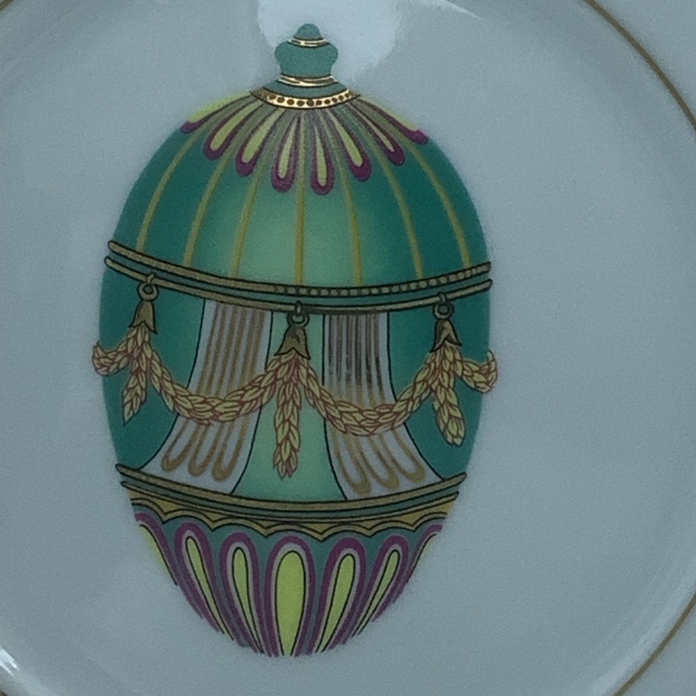 St. Limoges 7 1/2” Plate with Egg Design - Picture 2 of 4